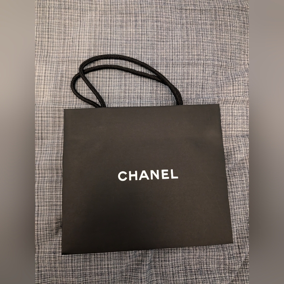 Chanel Beauty Cashmere/Silk Scarf - Picture 11 of 13